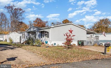 3542 HONEYSUCKLE LANE