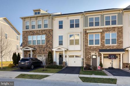 7621 LYNDON COURT