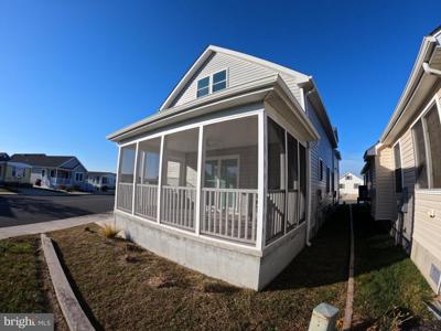 211 BEACHCOMBER LANE