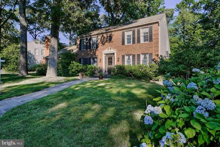 965 RUSTLING OAKS DRIVE