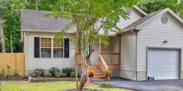 56 ROBIN HOOD TRAIL