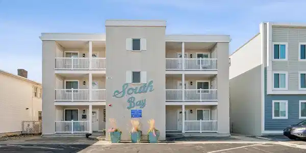 411 BAYSHORE DRIVE