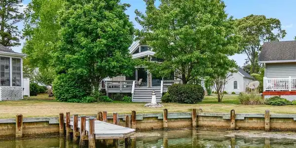 101 WHITE SAIL CIRCLE