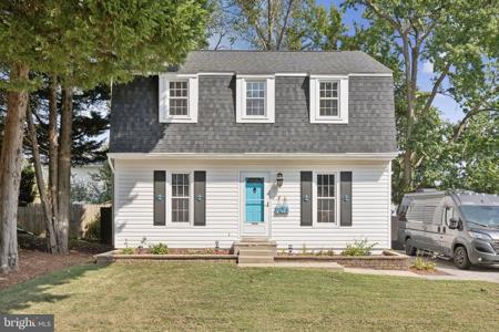 1011 HYDE PARK DRIVE