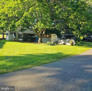 15, 16 HIAWATHA DRIVE