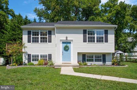 202 KNOLL COURT