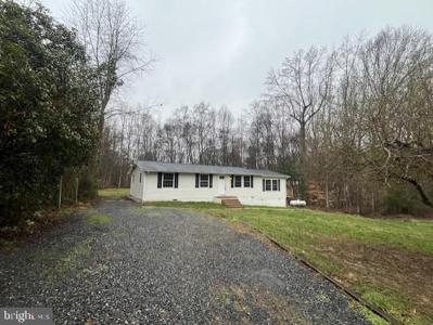 6102 WINSTON PLACE