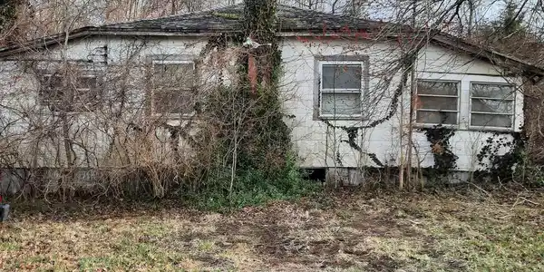 8915 PALMER LANE