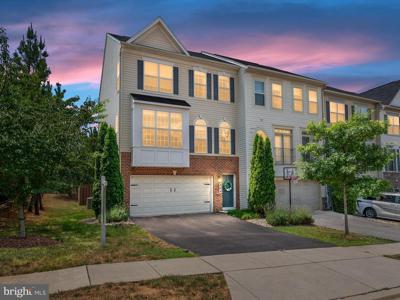 864 NANCY LYNN LANE