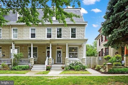 561 CONGRESS AVENUE