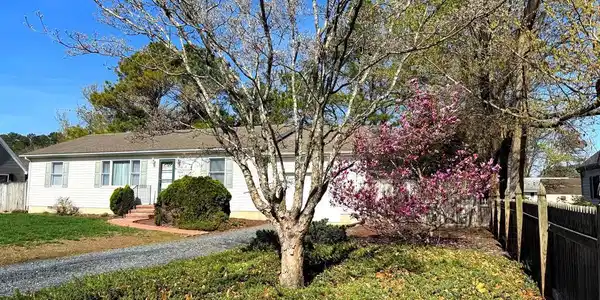 3824 SEYMOUR DRIVE