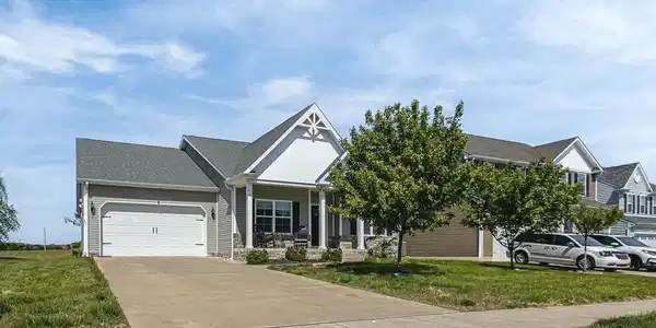 109 ABBIGAIL CROSSING