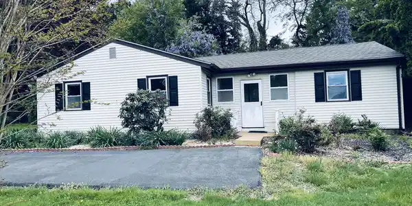 2481 DUPONT PARKWAY