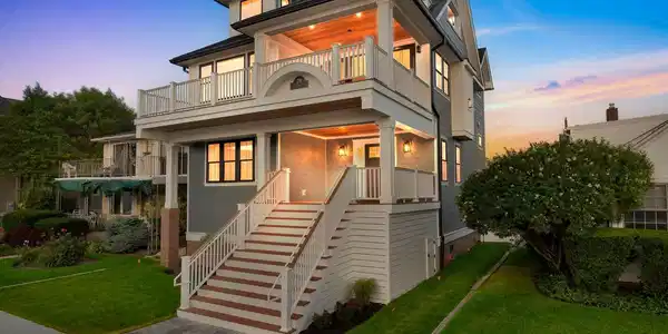 29 BAY AVENUE