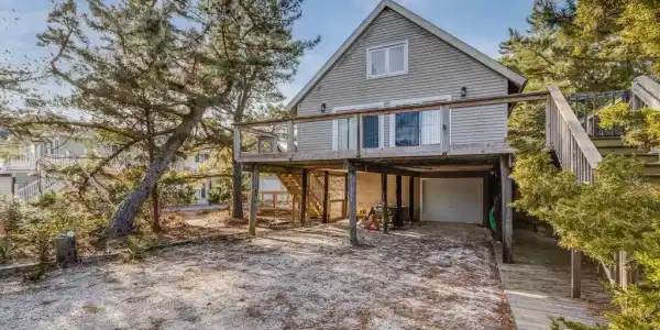 1523 BEACH PLUM DRIVE