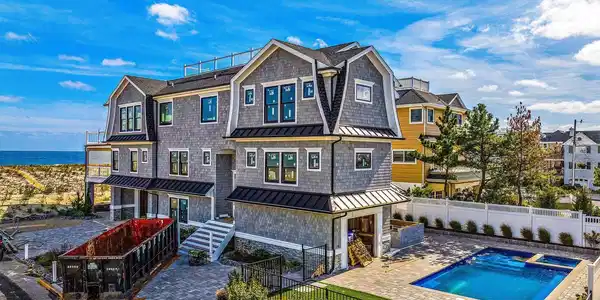 110 E JEANETTE AVENUE