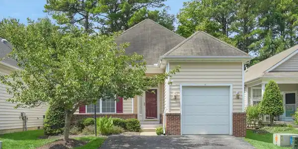 4 CHATHAM COURT