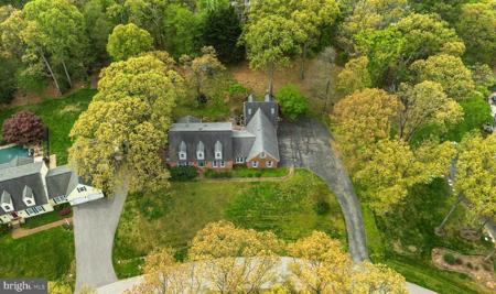 230 AMBLESIDE DRIVE