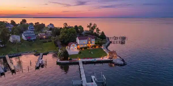 2292 LAKE DRIVE