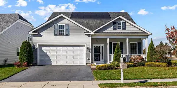 401 ABERDEEN WAY