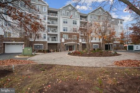 700 CATTAIL COVE