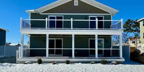 14 LIGHTHOUSE DRIVE