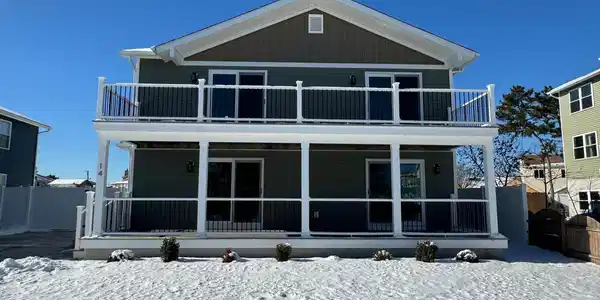 14 LIGHTHOUSE DRIVE