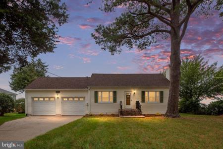 3215 RIVERVIEW DRIVE