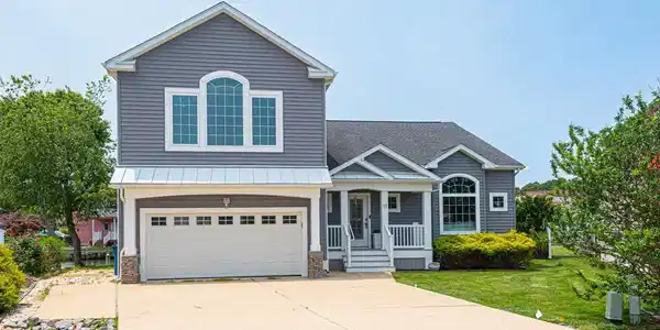 17 CLIPPER COURT