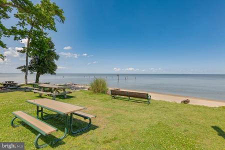 5025 CHAVEZ LANE