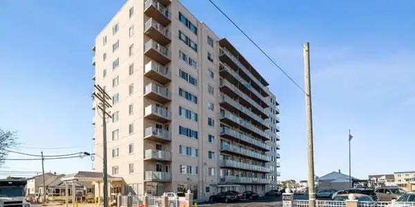 6101 MONMOUTH AVENUE