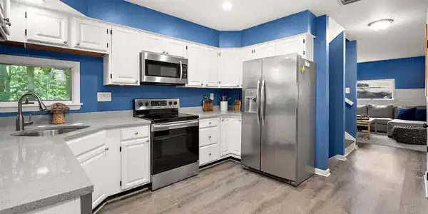 582 OCEAN PARKWAY