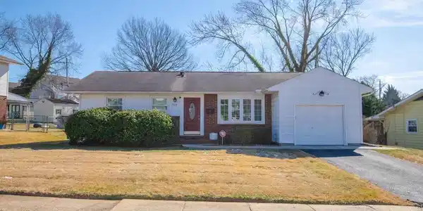 1324 CHAPEL HILL DRIVE