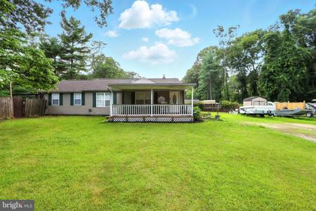 8402 LYNN CIRCLE