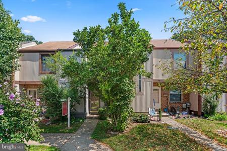 42 HELMSMAN COURT