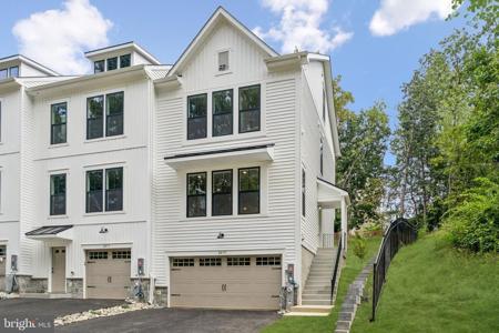 2075 OLD ADMIRAL COURT