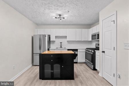 10 IRONSTONE COURT
