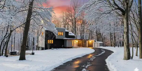 2950 TOBACCO ROAD