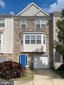 624 BURR OAK COURT