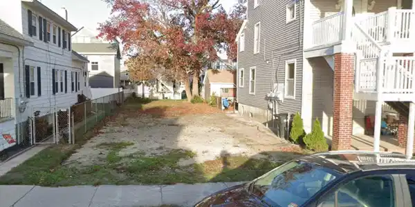 109 W MAPLE AVENUE