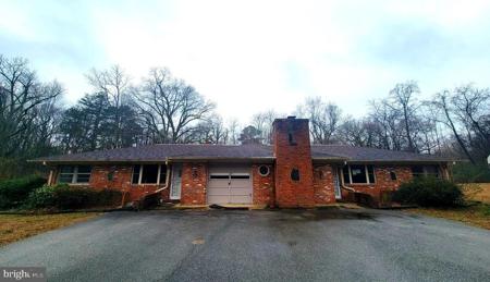 6935 WOODLAND COURT