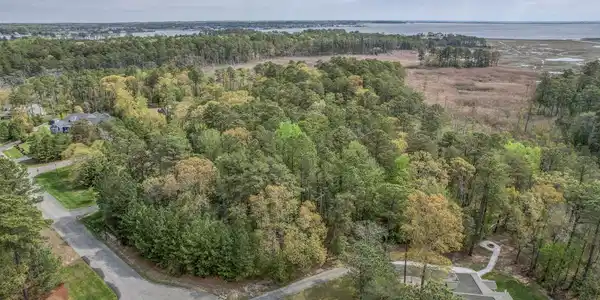 1003 S BAY BREEZE COURT