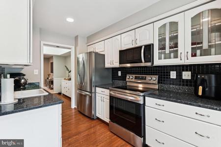 502 BAY DALE COURT