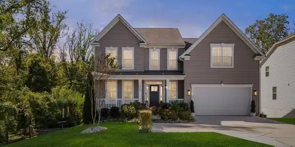 1426 SILVER OAK LANE