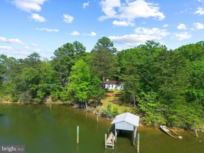 115 MARINA DRIVE