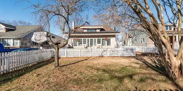 50 DELAWARE AVENUE