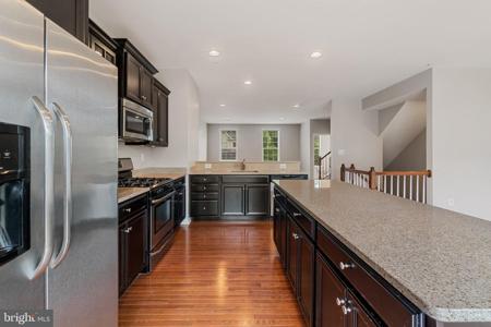 860 NANCY LYNN LANE