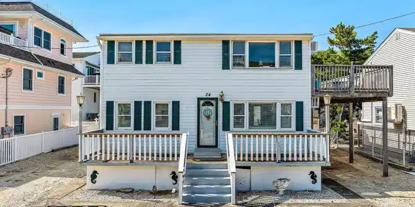 24 CAROLINA AVENUE