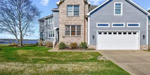 46 BOATSWAIN DRIVE