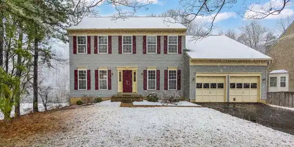 21 KENNESAW DRIVE